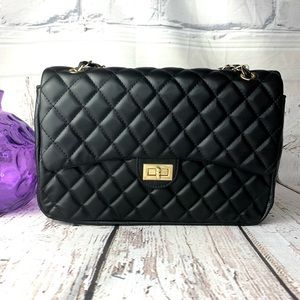 Black/Gold Large Diamond quilted crossbody bag with brushed chain